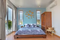 ذا بريزنت هوم هوي أن