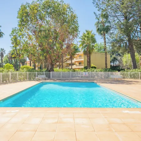 Hello Côte d'Azur - Spacious Apartments at a 5 Min Walk from the Beach