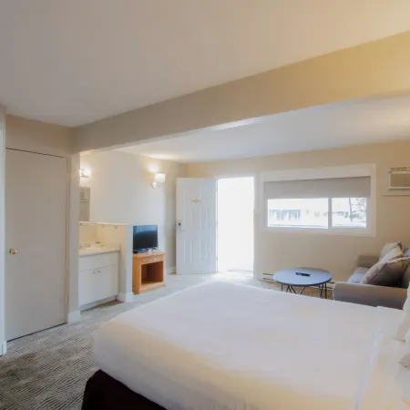 Scott's Inn & Suites
