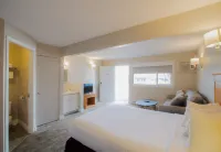 Scott's Inn & Suites