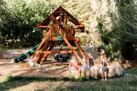 Huttopia Paradise Springs