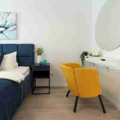 Luca - Luxury Park-View Apt with Balcony & Parking Rooms
