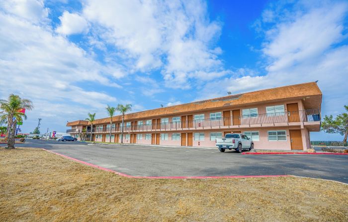Economy Inn Buttonwillow Bakersfield I-5