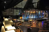 MaxOneHotel Tidar Surabaya - bar