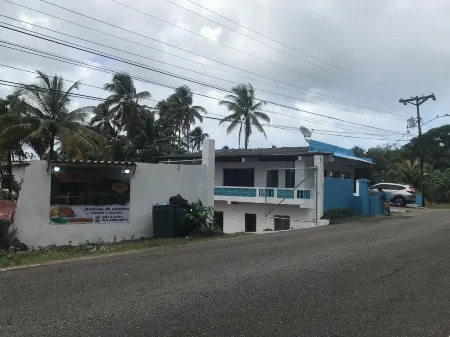 Villa Bella Отели рядом с достопримечательностью «Huerta Beach, Portobelo»