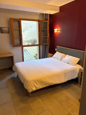 Hôtel du Vieux Pont Hôtels à : Mazères