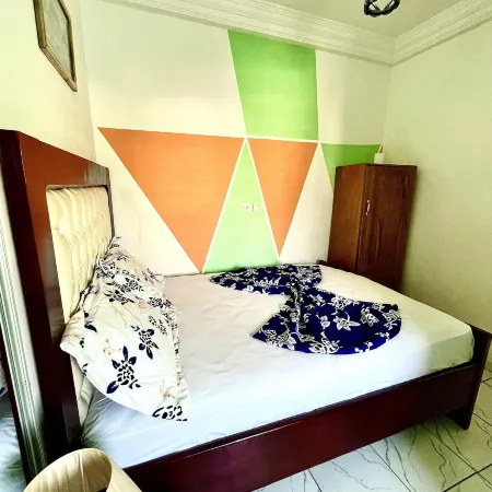 1 Bed Studio Sleeps 2 - Canal View Wifi Parking