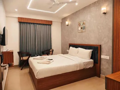 Hotel Royal Luxe - US Consulate, Apollo Hospital, Sankara Natralya Hotel in zona Semmozhi Poonga