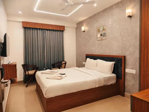 Hotel Royal Luxe - US Consulate, Apollo Hospital, Sankara Natralya