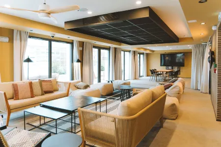 Bikube Lyon Отели рядом с достопримечательностью «Flower Tree»