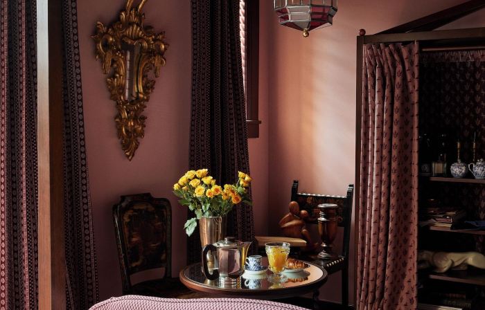 Ulysses, an Ash Hotel