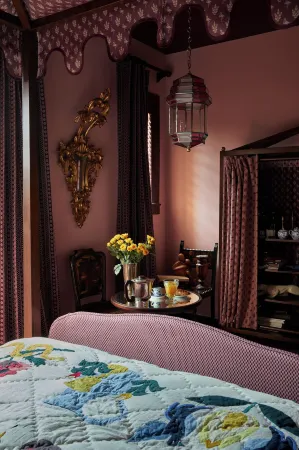 Ulysses, an Ash Hotel