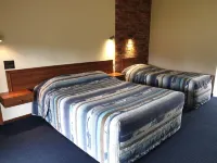 The Finley Palm Motor Inn Hotels in Finley