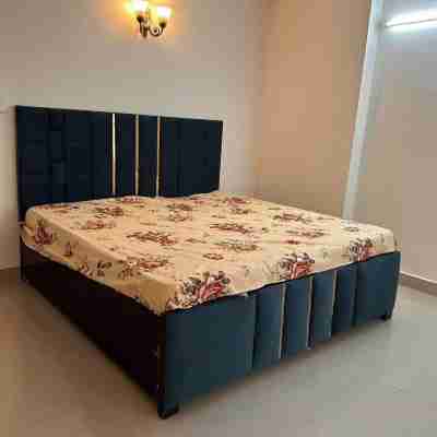 HighRiseViews FamilyFriendly NearTajMahal Rooms