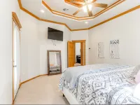 5-bedroom With 6 Beds for Social Gathering فنادق في Del City