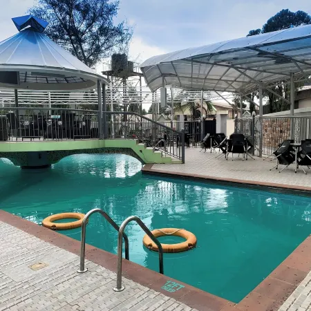 Lushville Hotel & Suites
