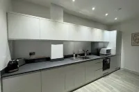 1 Bed-sleeps 4-town Centre-10 min to Ascot- Pets