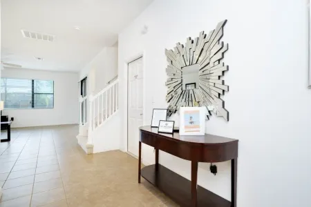 Beautiful 4 Bedroom Home Near Disney! 4 Villa by Redawning Отели в г. Давенпорт