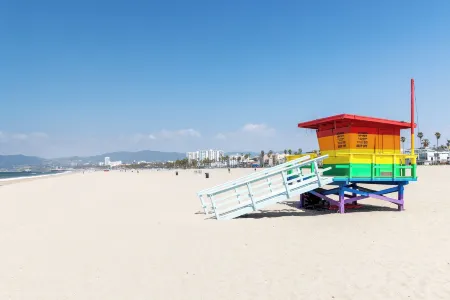 La Haven Spacious Townhome Отели рядом с достопримечательностью «Национальный исторический парк Лос Энсинос»