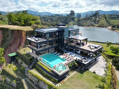 Vivanti Resort Hotels in Guatape