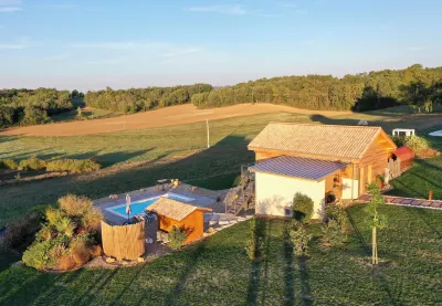 L'Orée du Bois du Domaine des Hauts de Rouquette Hotels in Cahuzac