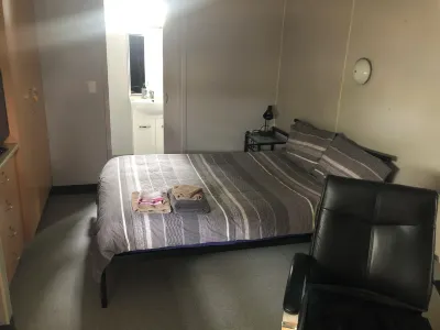 Happy Jacks Cabins and Offices Hotels in Cloncurry