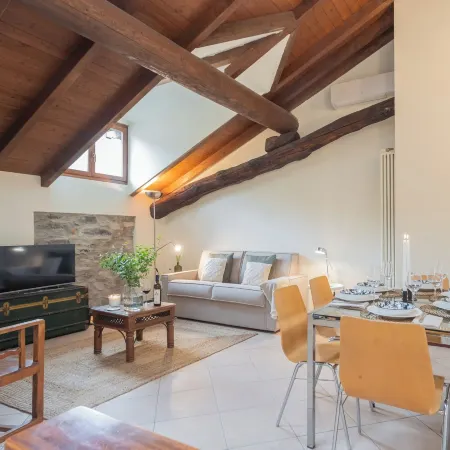 Plinio 10 by Rent All Como