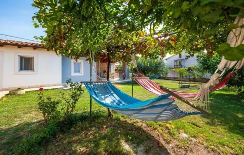 Charming house with garden and BBQ in Galizana