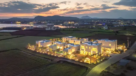 Jeju Boutia Private Pension Отели рядом с достопримечательностью «Остров Удо»