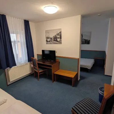 Hotel am Bayrischen Platz Hotels near Bayerischer Bahnhof