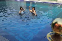 THE ROYAL VENETIAN Hotels in Chirsmi