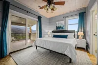 Sleeps18 Views 2 Hottubs Family Reunion Retreat Hotel di Cosby