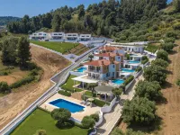 Villa d'Oro - Luxury Villas & Suites Hotels in Pallini