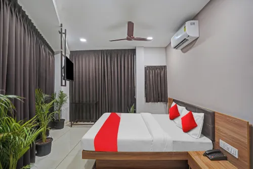 Hotel Sukoon, Best Luxurious Hotel Rooms in Surat City Center - Hot Tub