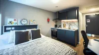 Student Only Clyde Court - Holiday Apartments