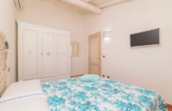 Celeste House with Pool - Happy Rentals