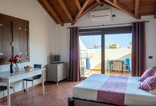Porto Antigo Holidays Hotels in Santa Maria