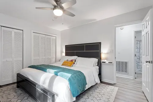 Charming Private Oasis - Close to Airport, Mall, and Downtown.