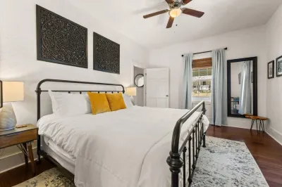 The Cotton Mill Cottage - charming 2 bedroom blocks from downtown Simpsonville