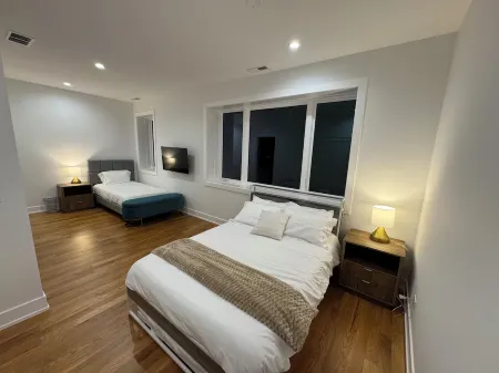 Swanky Rooftop, Birthday, Anniversary sleeps 16