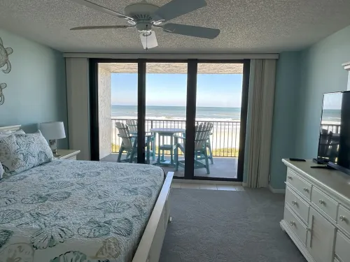 Sand Dollar II, Ocean Front Flat, 3 BR 2BA, Pool, Wifi, Elevator, Sleeps 6