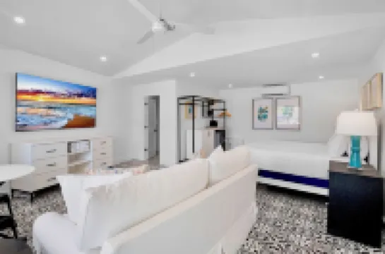 Pelican Post at Anna Maria Island Inn