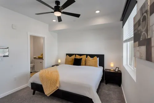 "LUXURY WATER PARK. Sleeps 24. 4BR Resort Townhome. Paradise Close to Zion