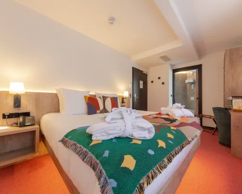 Kazakiwi Hotels near Hollerich Train Station