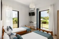 The Springfield Corner Apartments by Konnect Hotels in Feakes