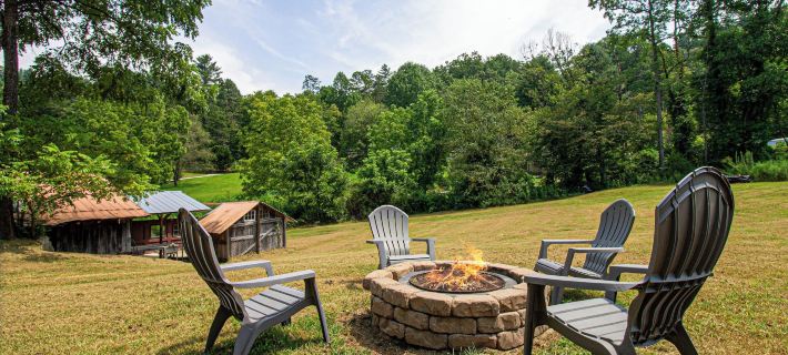 Mountain Haven Dragon's Nest Cabin Hotels in Graham County