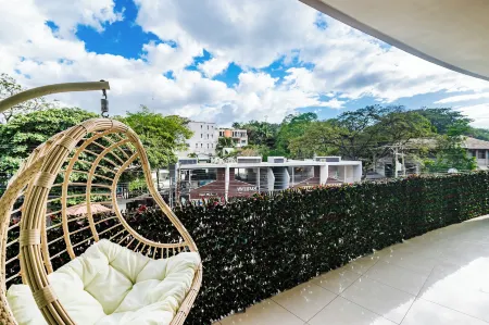 MVillas - Luxury 2Bed 2Bath Condo w Pool