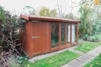 Hassocks Hideaway with Parking Garden - Wi-Fi