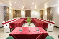 Hotel The Rising Banaras Hotels in Manrauli
