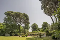 Luxury Villa with Swimming pool at 700 meters from the sea